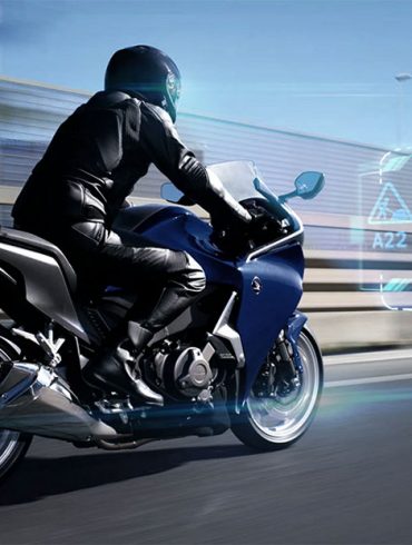 EyeLights, le GPS intégré au casque moto