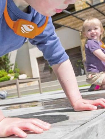 No Stress surveille votre enfant au bord de la piscine