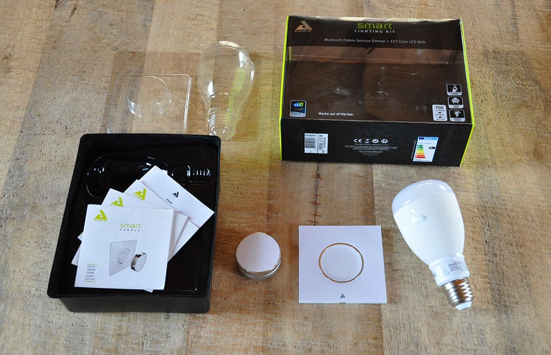 Déballage du Smart Lighting Kit de chez Awox