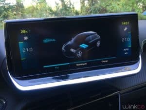 Peugeot e208 - infotainment