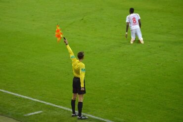 Les arbitres ne sont plus seuls