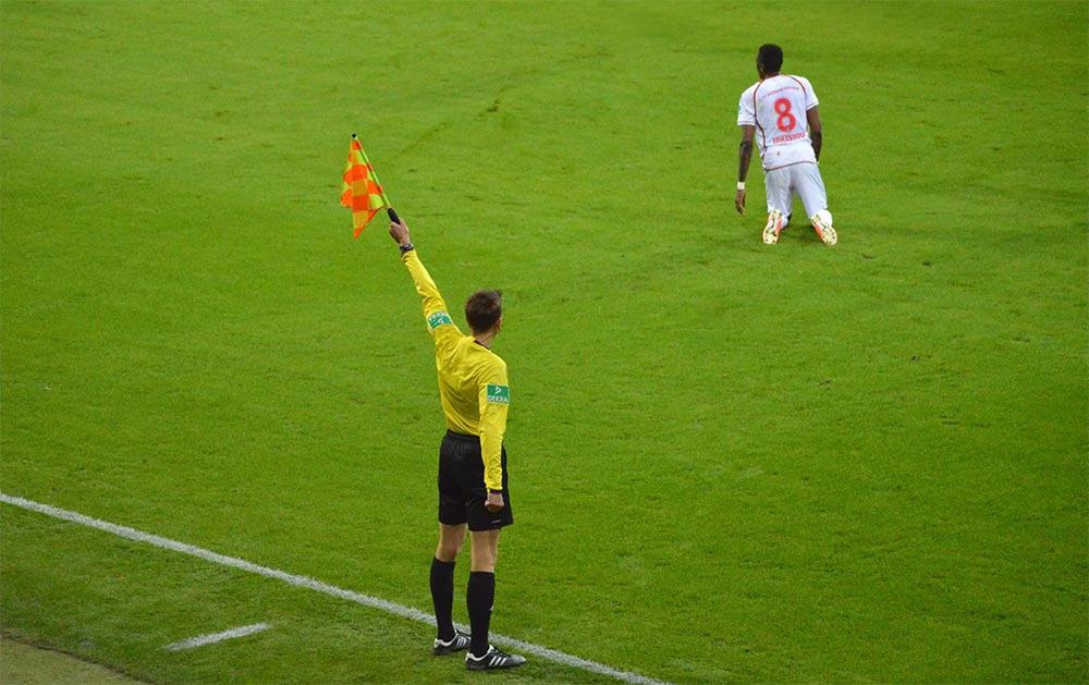 Les arbitres ne sont plus seuls