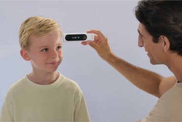 BeamO de Withings, le thermomètre 4-en-1. Température, ECG, oxymètre, stéthoscope : votre bilan santé complet à domicile.