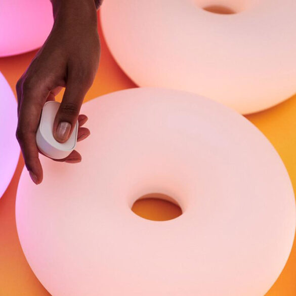 IKEA Varmblixt Smart : la lampe donut connectée en verre dépoli blanc mat, compatible Matter et Thread