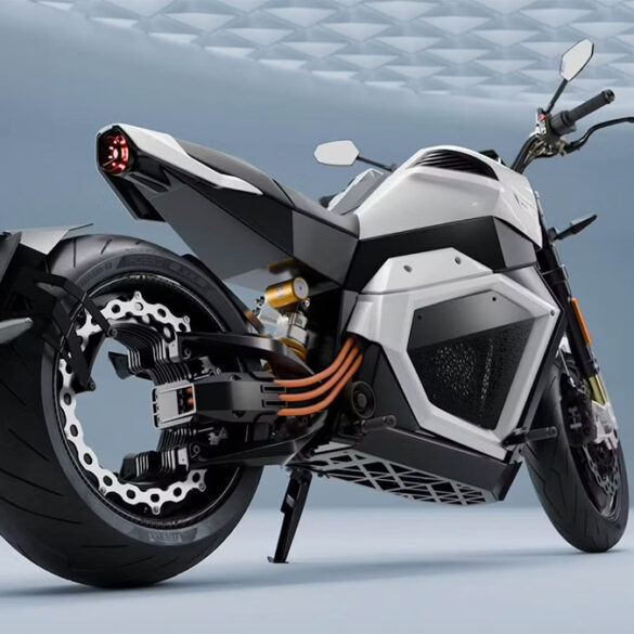 Verge TS Pro : la moto électrique à batterie solide et roue arrière sans moyeu