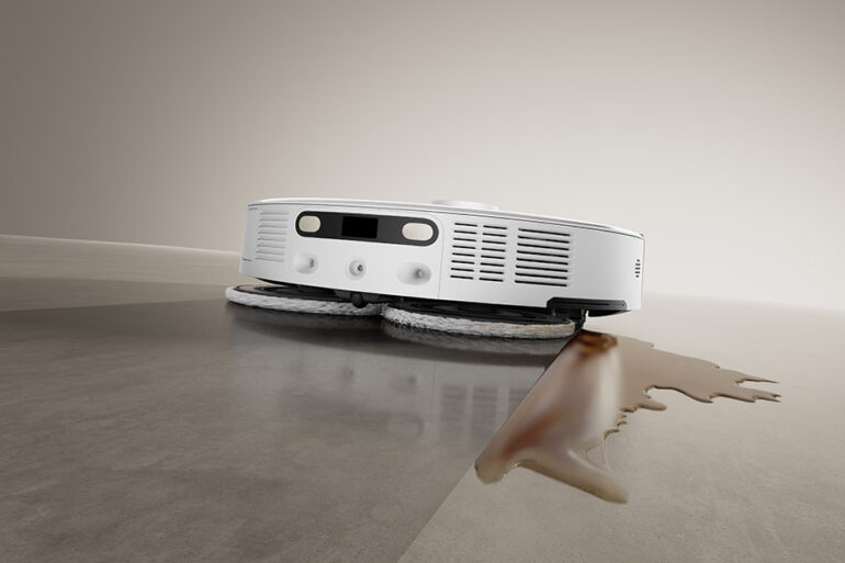 MOVA P70 Pro Ultra et sa station tout-en-un avec lavage des serpillières à 100 °C