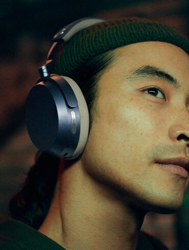 Casque audio Sennheiser Momentum 5 Wireless en coloris noir avec arceau et coussinets visibles