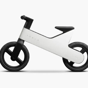 Tesla Balance Bike, la draisienne pour enfant au design Cybertruck