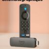 Amazon Fire TV Stick 4K Plus avec sa télécommande vocale Alexa