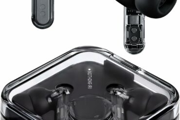 Écouteurs Nothing Ear (3) noirs avec leur boîtier de recharge transparent
