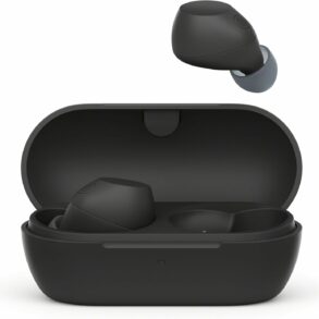 Écouteurs sans fil Sony WF-C710N avec leur boîtier de charge