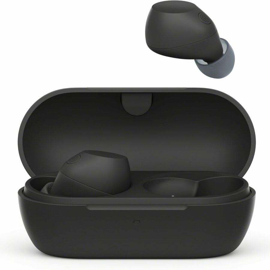 Écouteurs sans fil Sony WF-C710N avec leur boîtier de charge